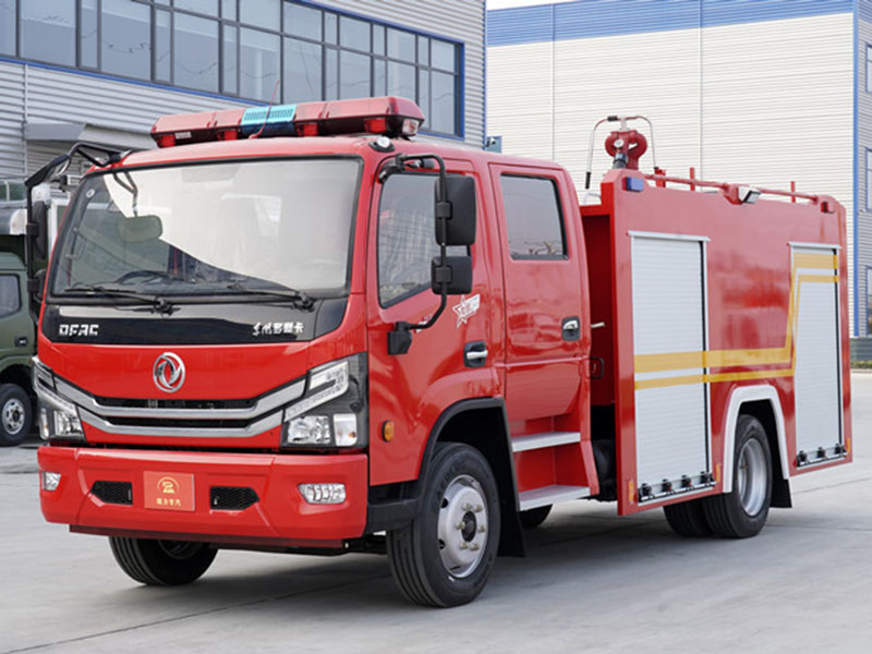 3.5方多利卡水罐消防車(chē)